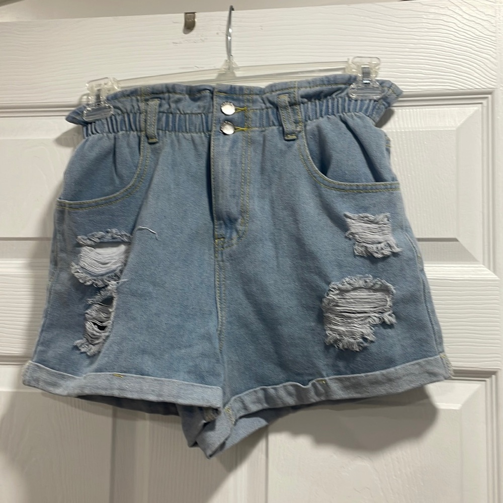 NWT women’s paper bag jean shorts